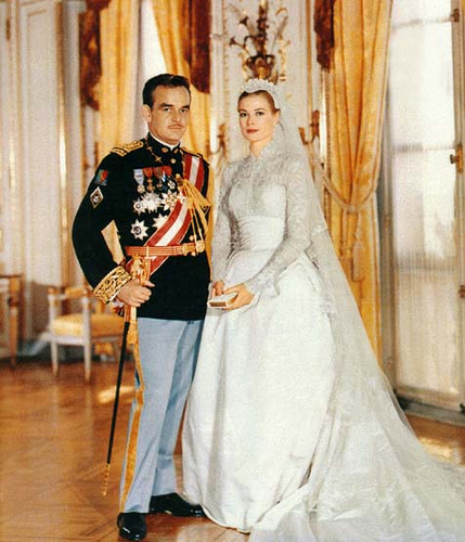 queen elizabeth wedding dresses. The dress included rose point